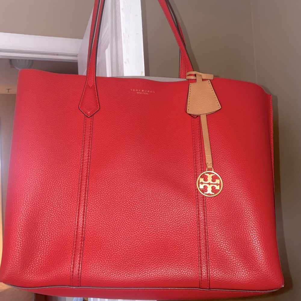 Tory Burch tote bag in leather.